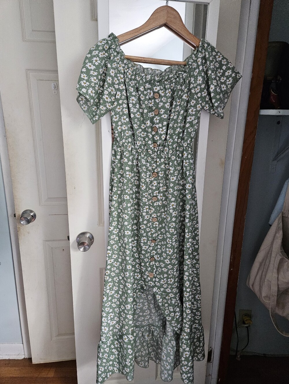 Cupshe Green Floral Off-Shoulder Button-Front Maxi Dress
